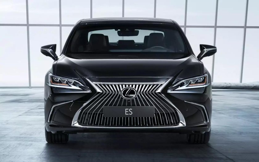 Лексус ЕС 250 2019