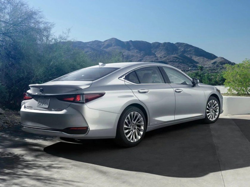 Лексус es 250 2022