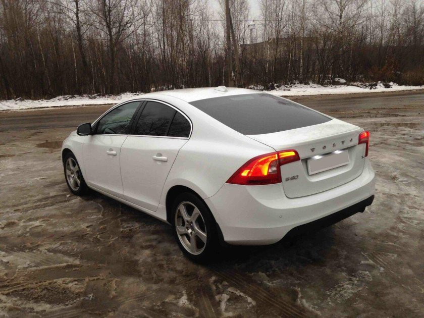 Volvo s60 белая