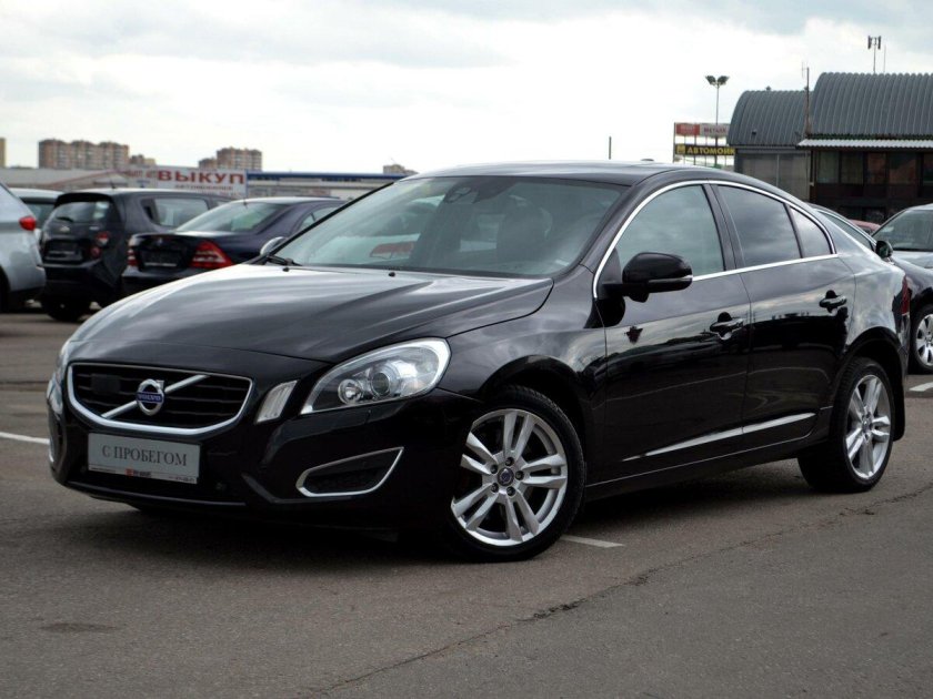 Volvo s60 черная
