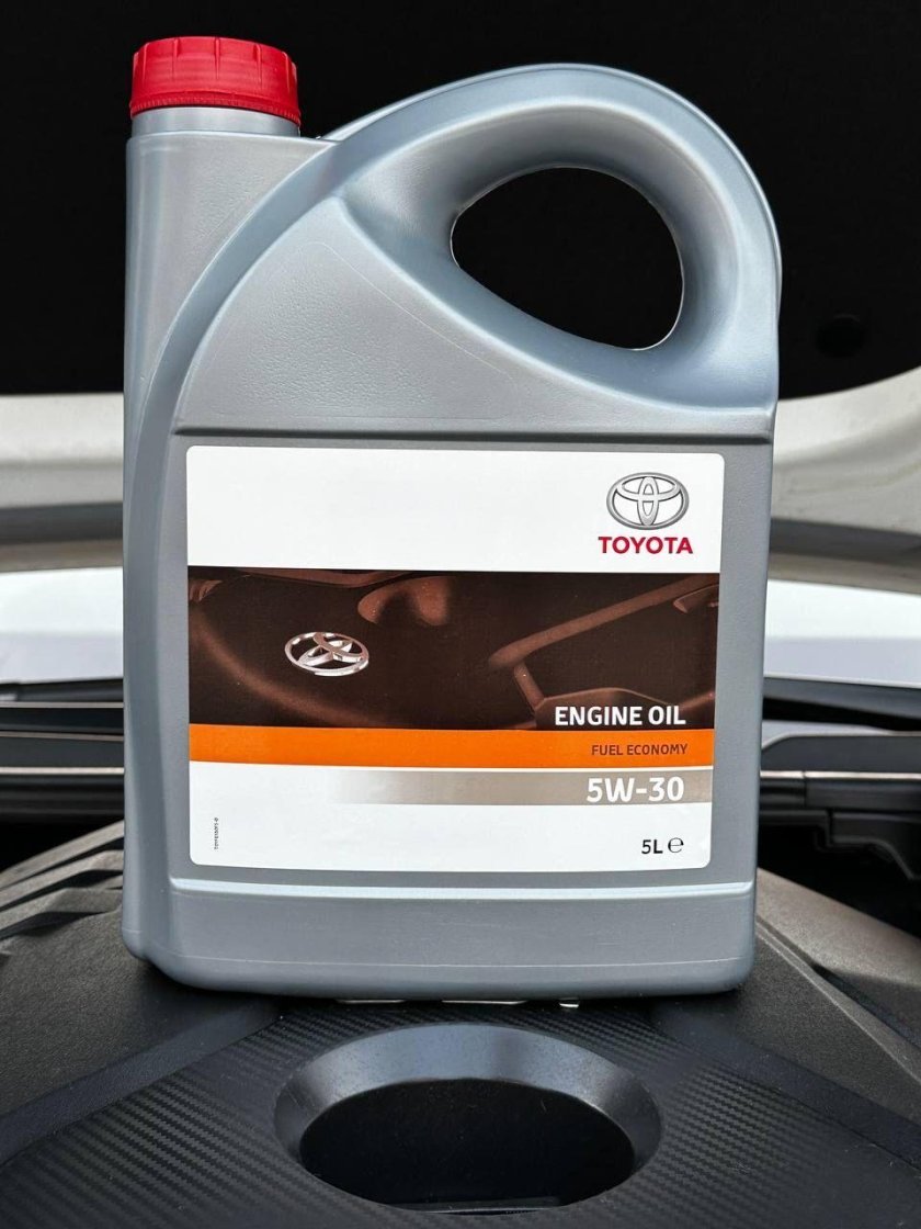 Синтетическое моторное масло toyota engine oil