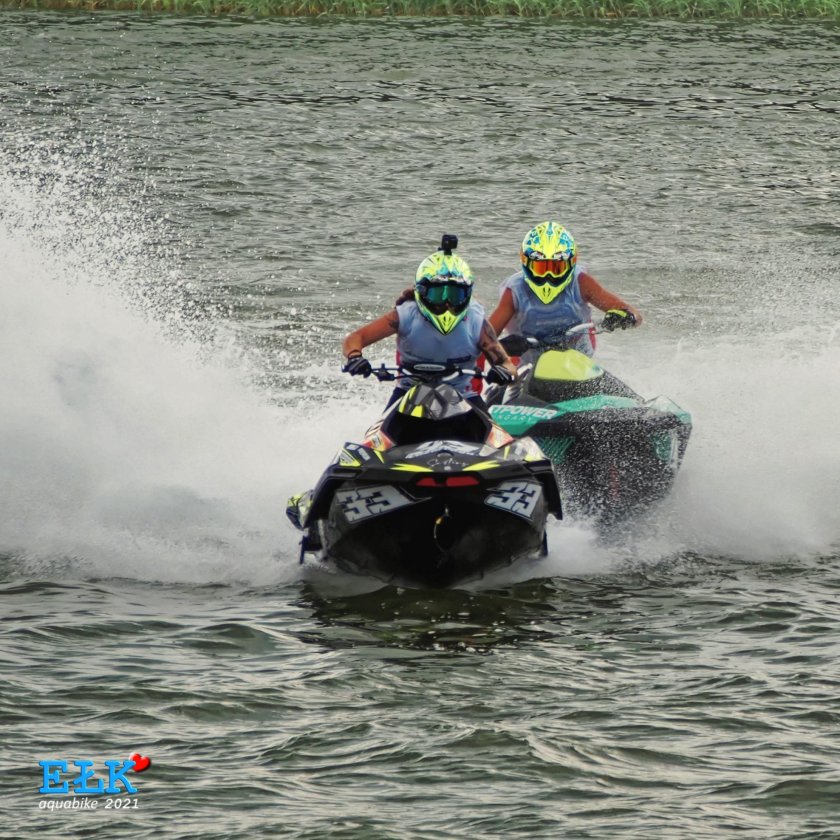 Кольцевая гонка аквабайк