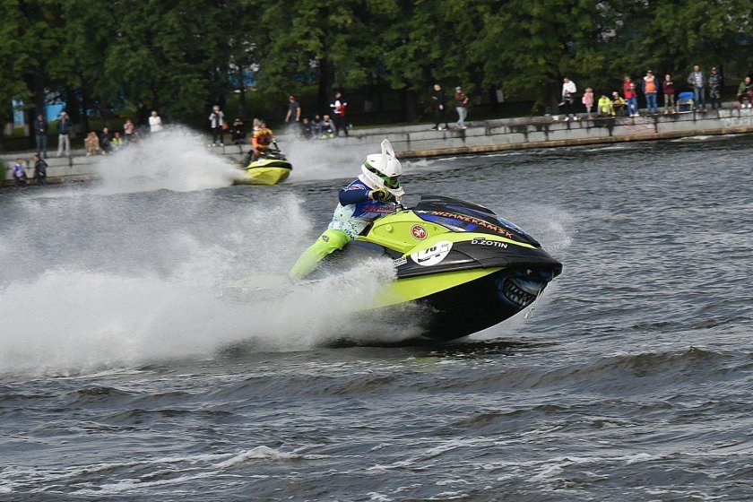 Гонки на аквабайках