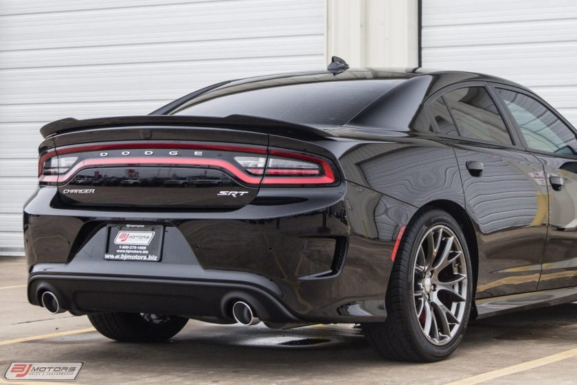Dodge Charger srt 392