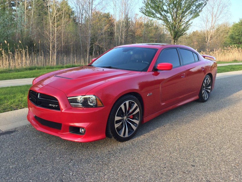 Dodge Charger srt8 2012