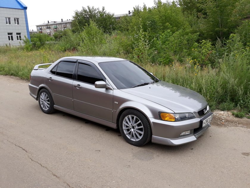 Honda Accord 6 поколение