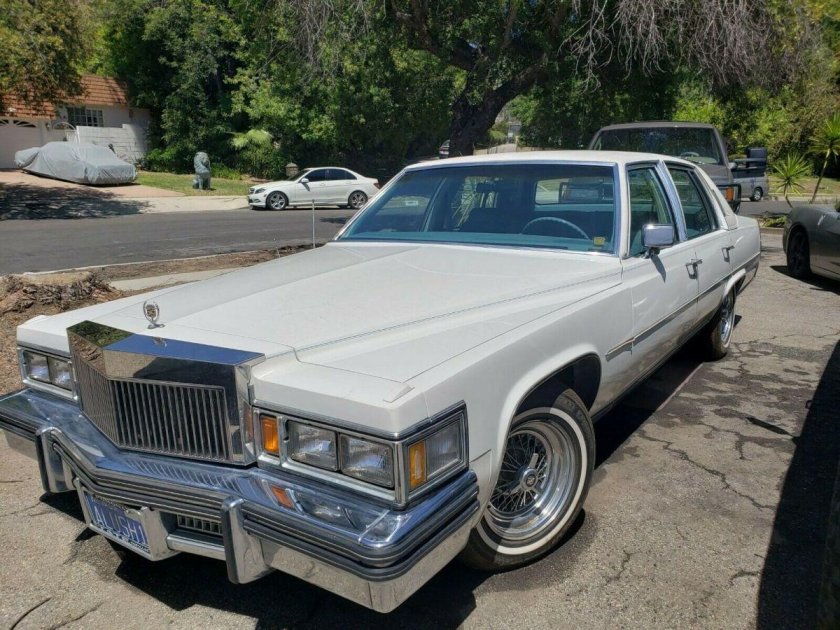 Cadillac fleetwood brougham 1984
