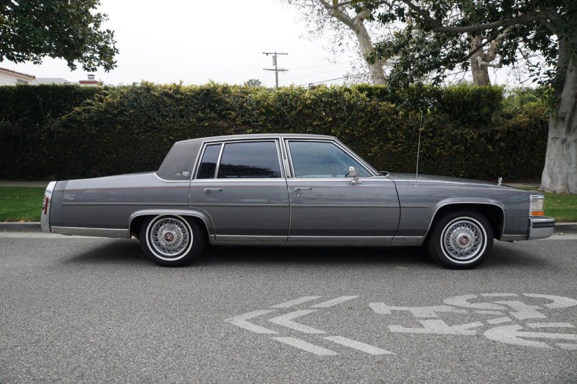 Cadillac Fleetwood Brougham 1990