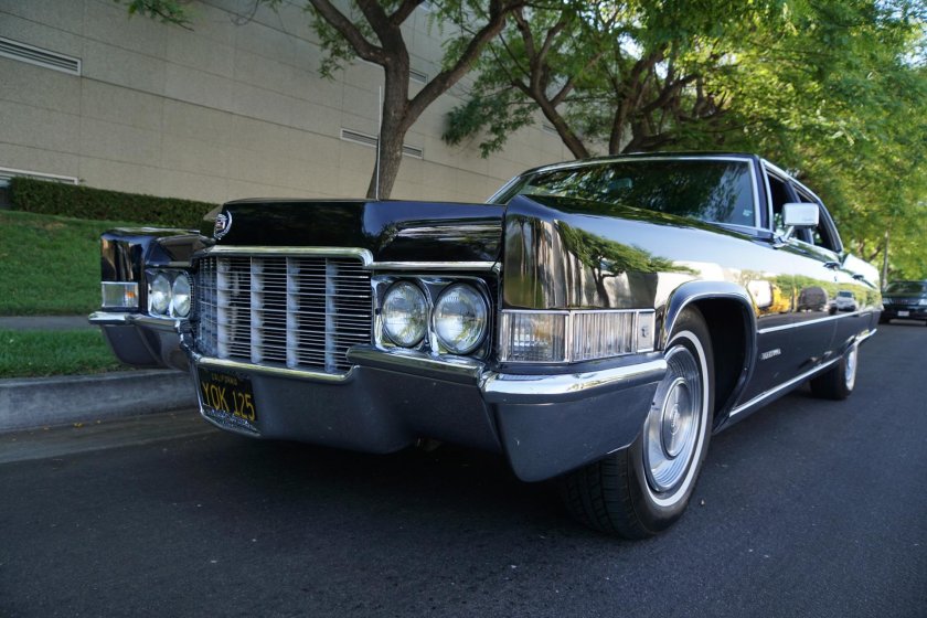 Cadillac fleetwood 75