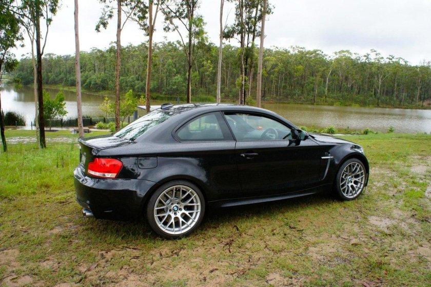 БМВ 1 купе седан