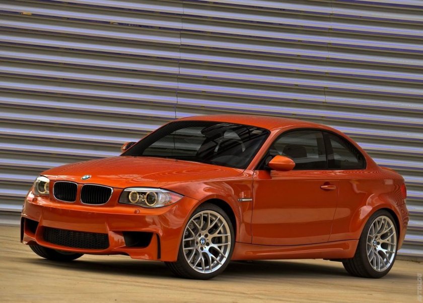 BMW m1 Coupe 2011