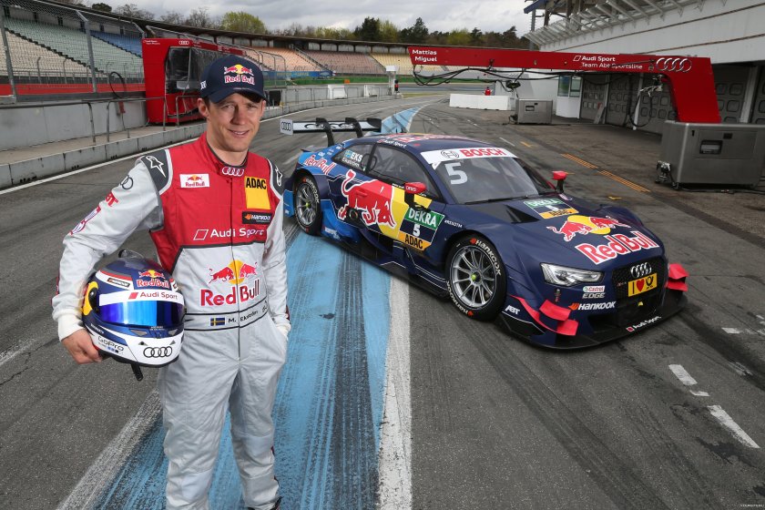 Виталий Петров гонщик