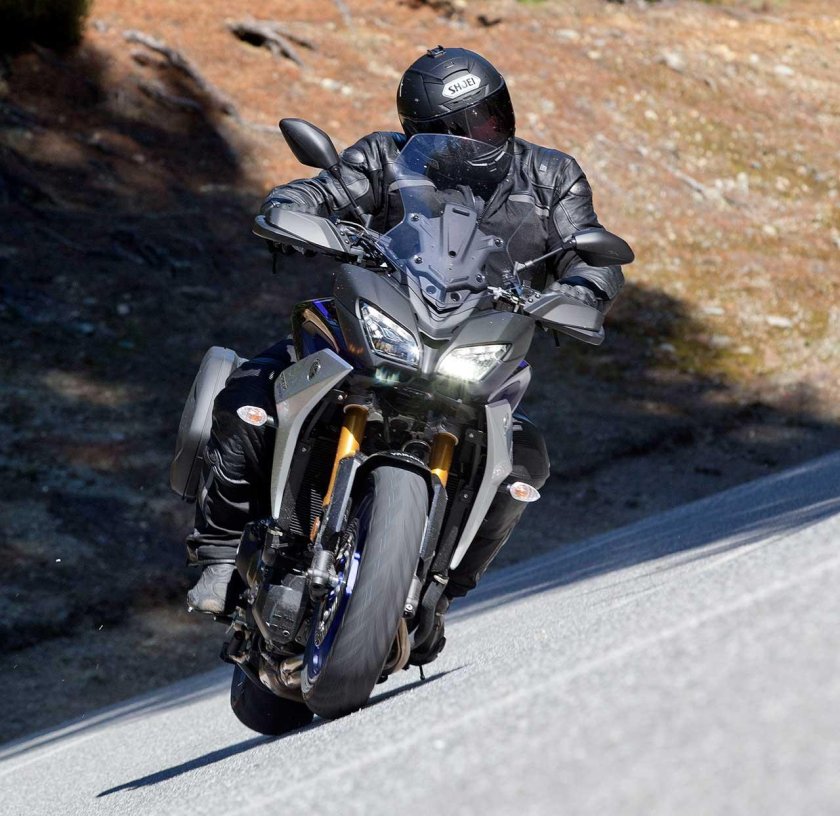 Мотоцикл Yamaha Tracer 900