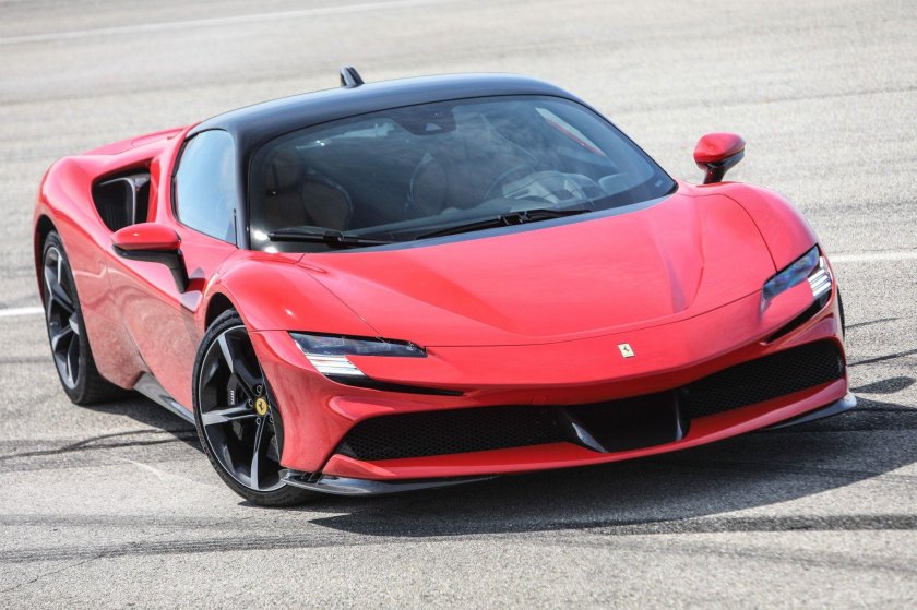 Феррари sf90 Stradale 2020
