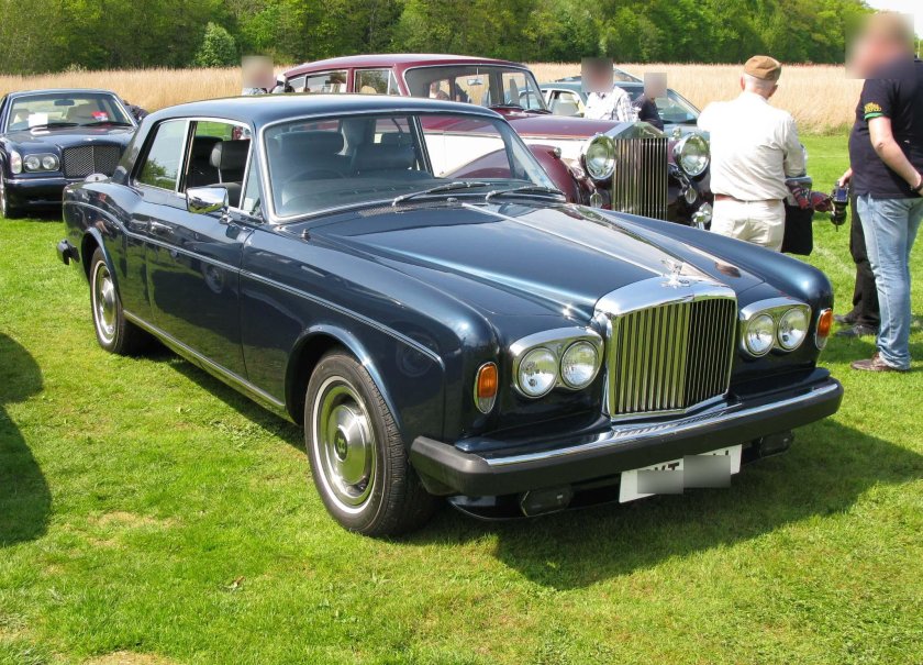 Bentley Corniche