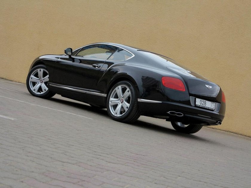 Азиатки на Бентли в Москве