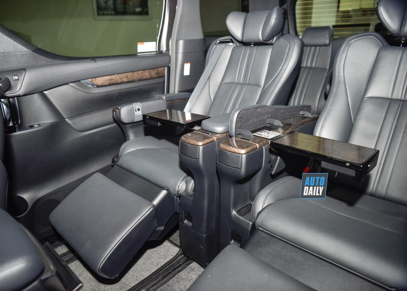 Toyota Alphard 2021 салон