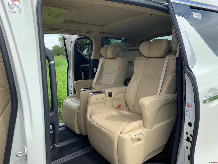 Тойота Alphard 2018