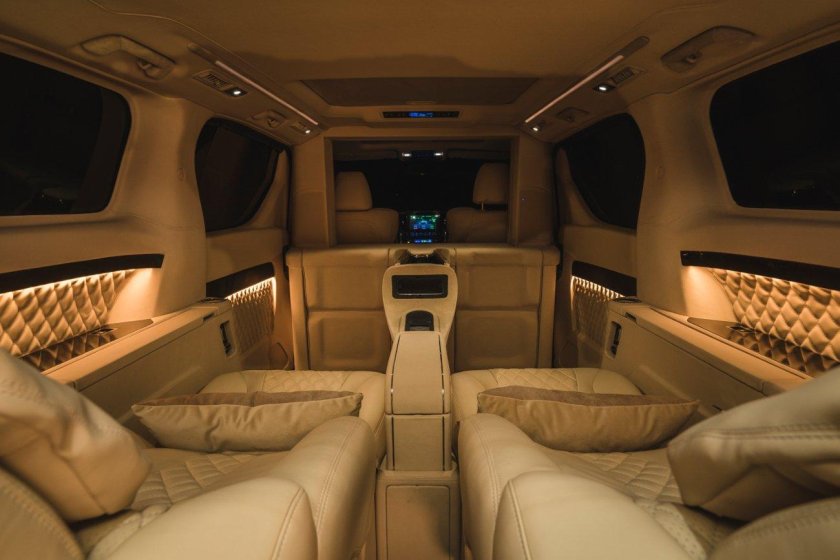 Toyota Alphard Limousine