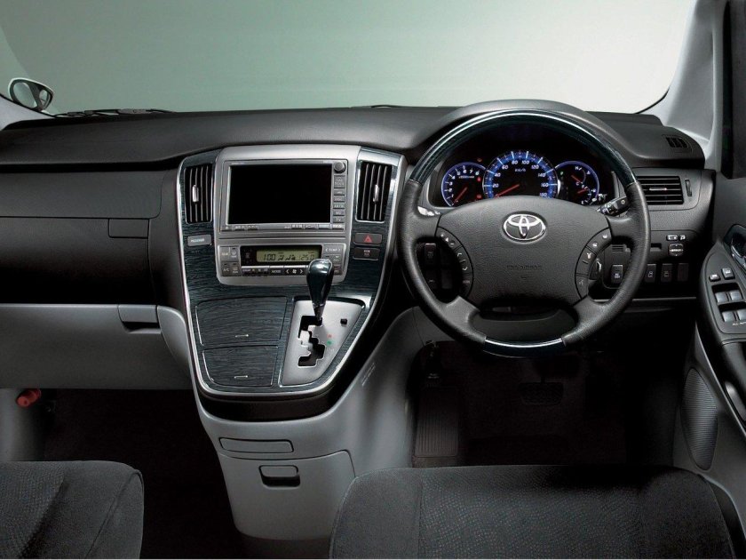 Toyota Alphard 2002