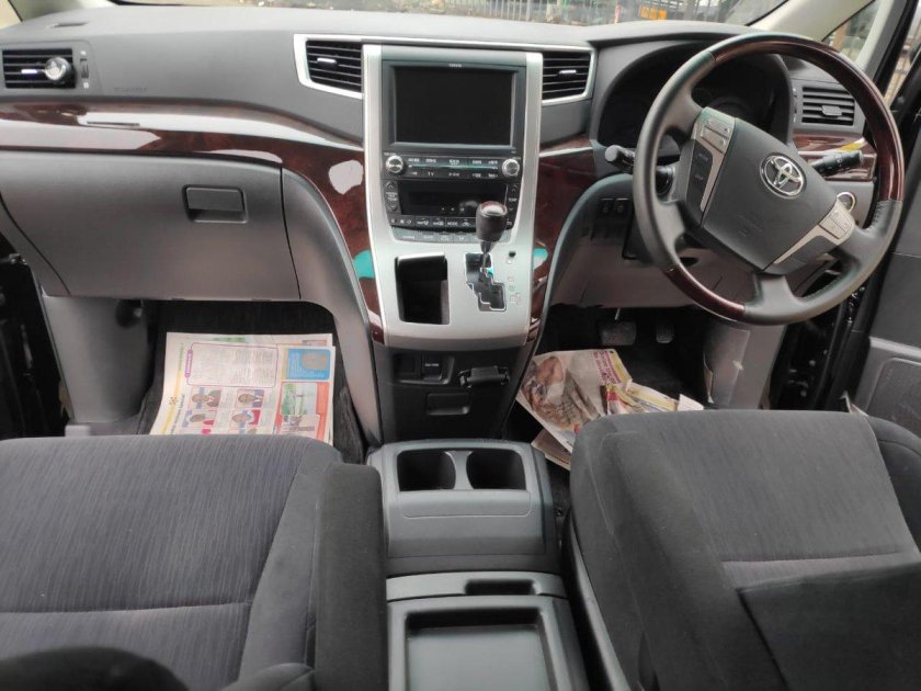 Toyota Alphard 2012 салон