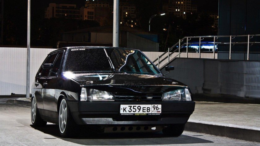 ВАЗ 2109 черная