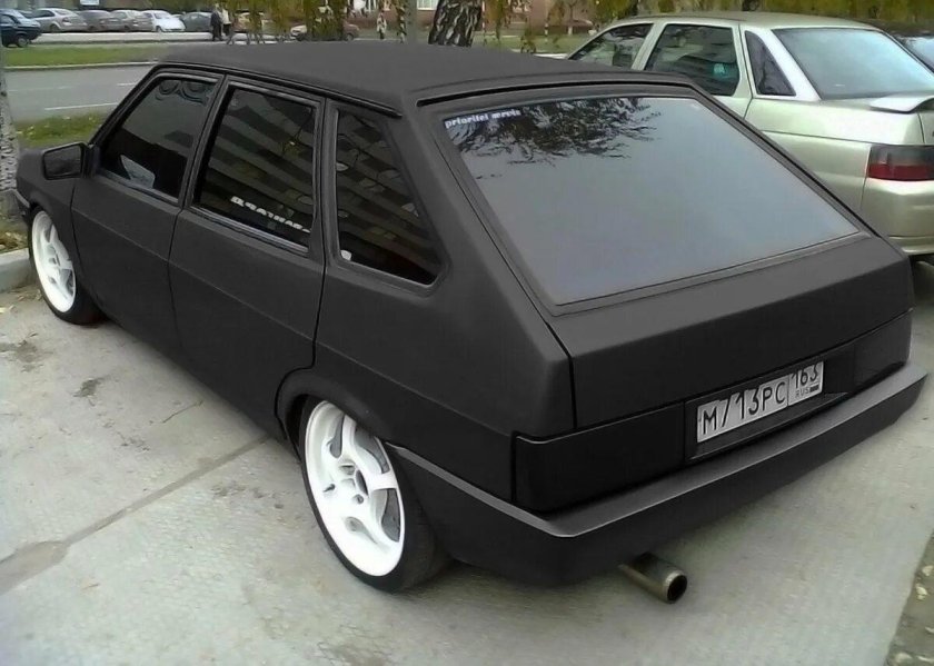 Лада ВАЗ 2109 черная тонированная