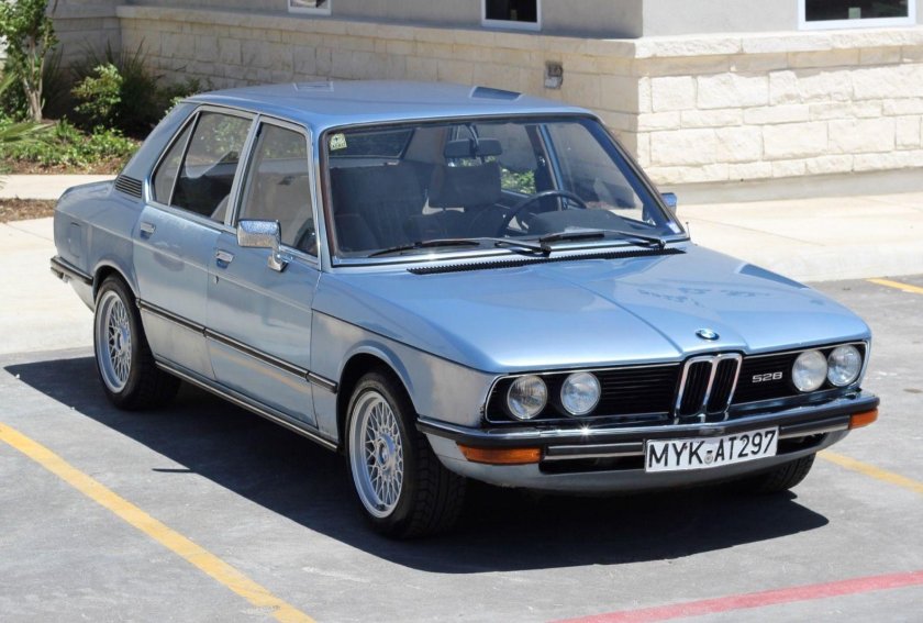BMW 528 e28
