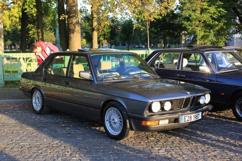 BMW 5 1987