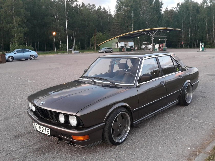 BMW 5 1983