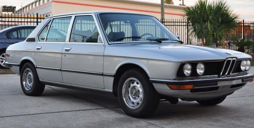 BMW 525 e12