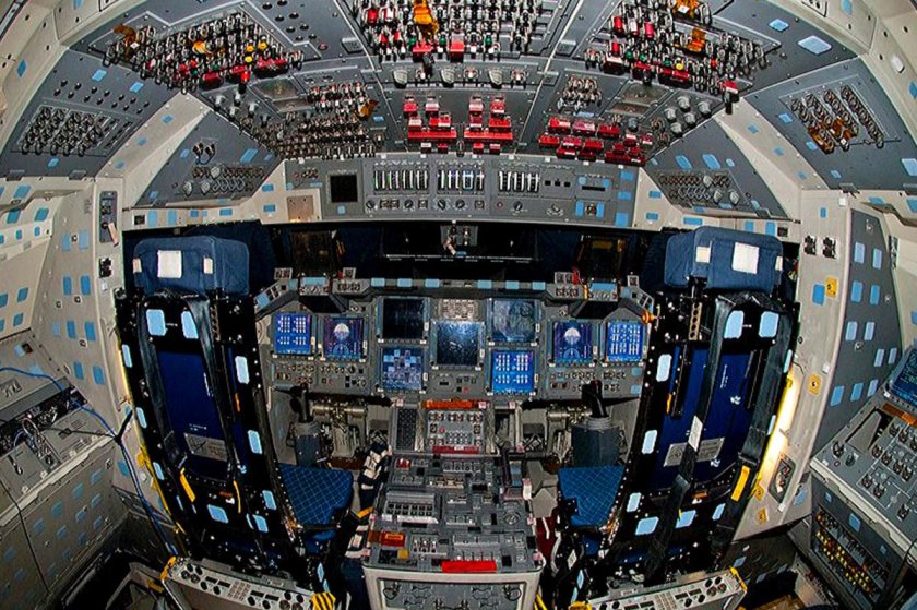 Кабина Спейс шаттла