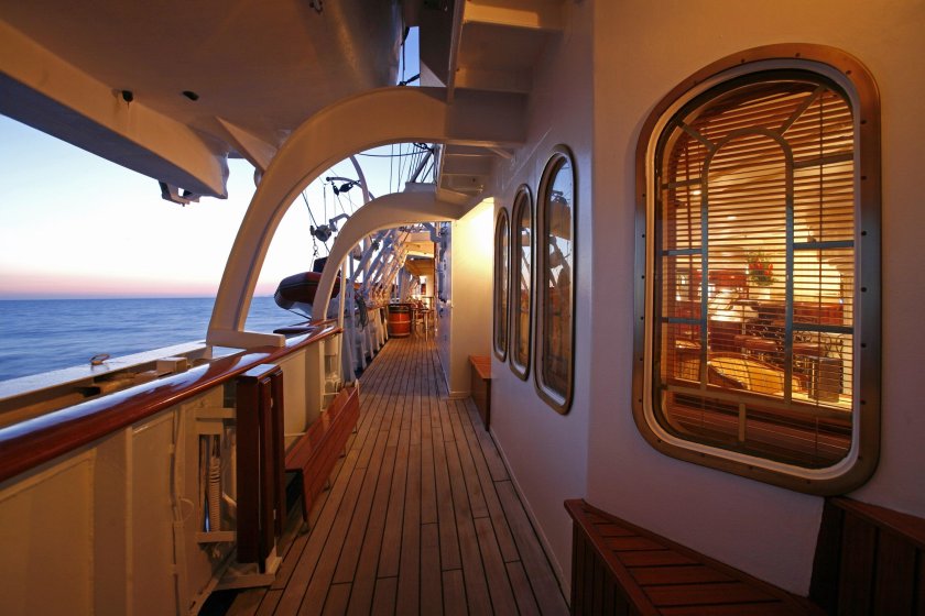 Роял клипер парусник внутри