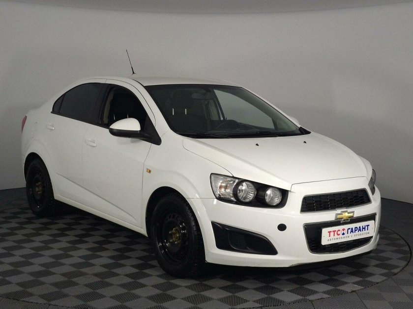 Шевроле Авео т300 белая