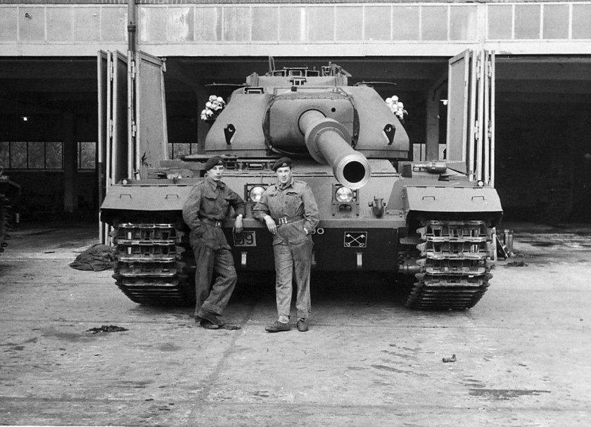 Танк fv214 Conqueror