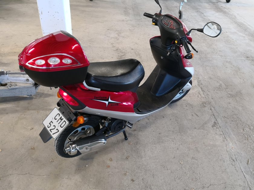 Скутер стелс скиф 50 2т