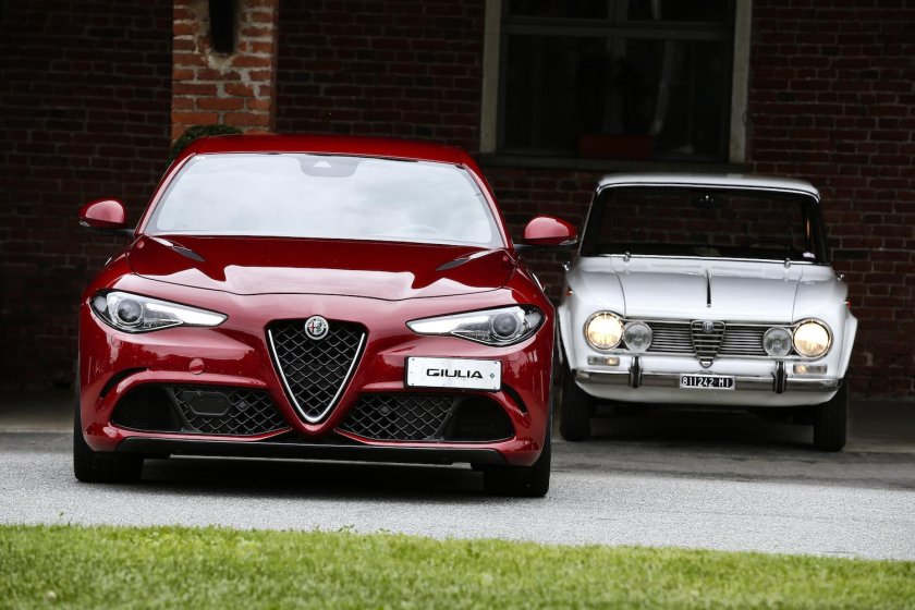 Giulia Alfa Romeo vs Lexus es 2015