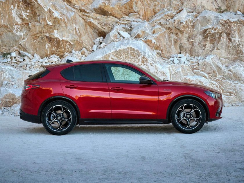 Alfa Romeo Stelvio 2023