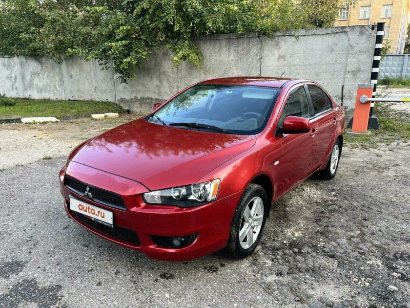 Митсубиси Лансер 10 красный