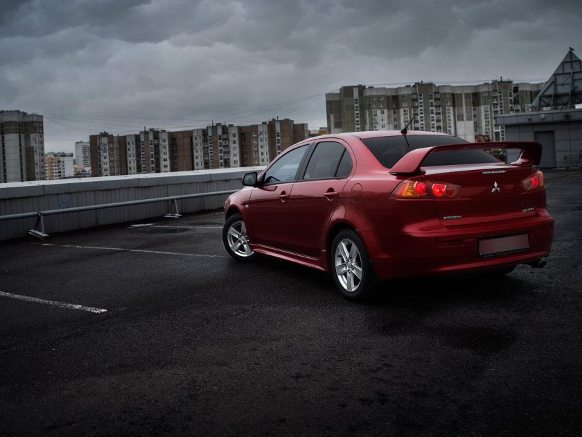 Митсубиси Лансер 10