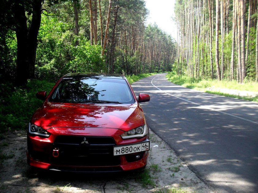 Mitsubishi Lancer 10 красный