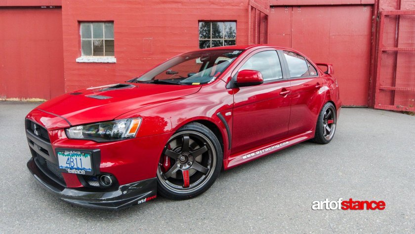 Митсубиси Лансер 10 красный