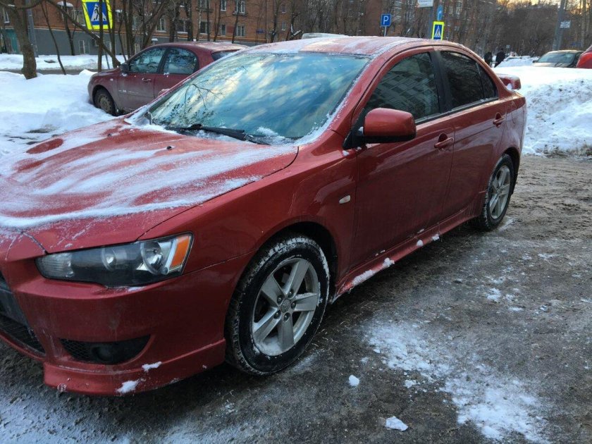 Mitsubishi Lancer 10 красный