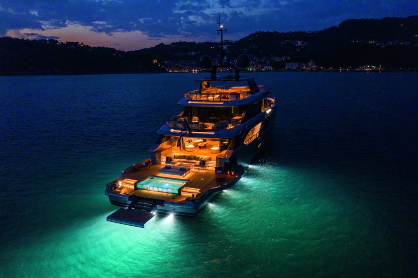 Benetti Oasis 40m