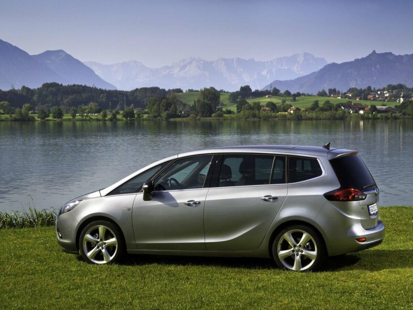 Opel zafira 2011