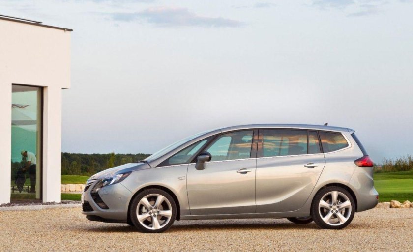 Opel Zafira Tourer 2012