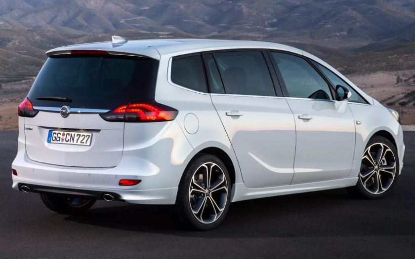 Opel Zafira 2022