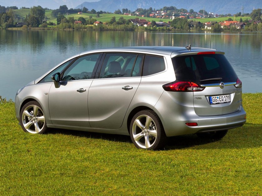 Опель зафира турер