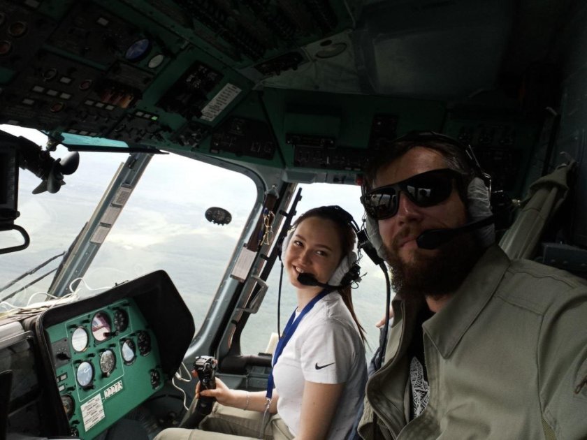 Девушка пилот вертолета