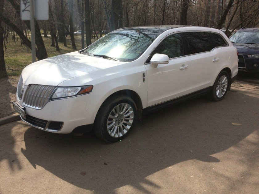 Lincoln MKT 2010